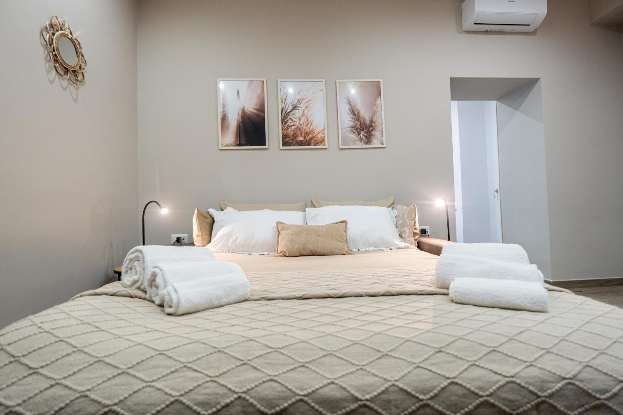 La Casa Di Bianca - Modern Suites Near Plebiscito Naples Exterior photo