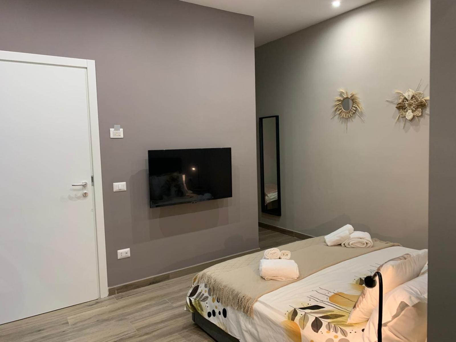 La Casa Di Bianca - Modern Suites Near Plebiscito Naples Exterior photo